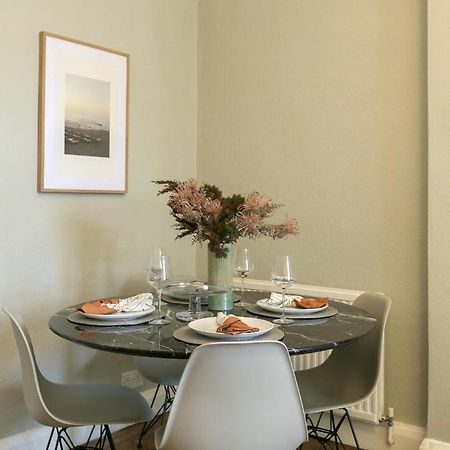 Chic 1 Bedroom Apartment In Bloomsbury, Sleeps 4 London Bagian luar foto